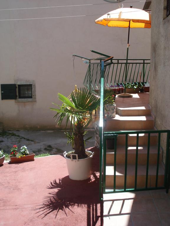 Apartment Maja Visnjan
